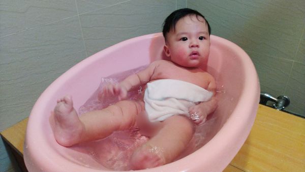 韓國 Sobble 棉花糖嬰幼兒澡盆，知名部落客、產後中心推薦！