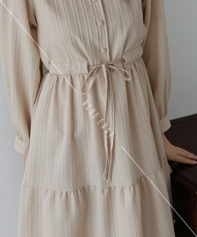 日本 BLUE EAST - 美型桃心領腰綁帶分層泡泡袖洋裝-黑