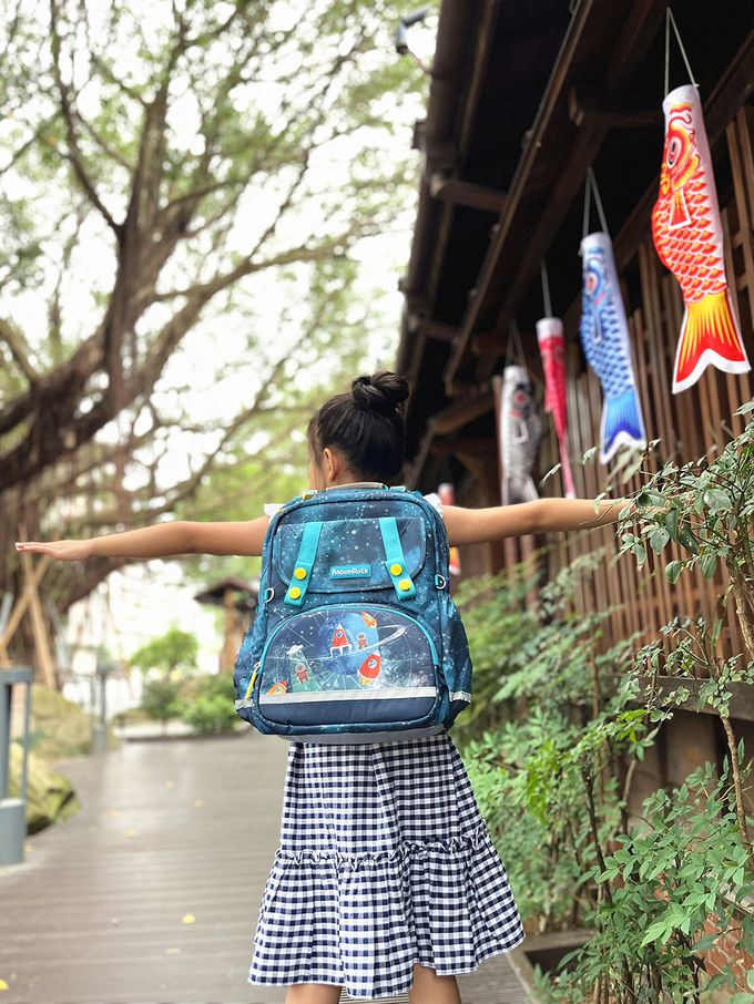 MoonRock - 護脊書包-SP1 太空漫步-LED胸扣2023款 適用身高:95-140公分-19L