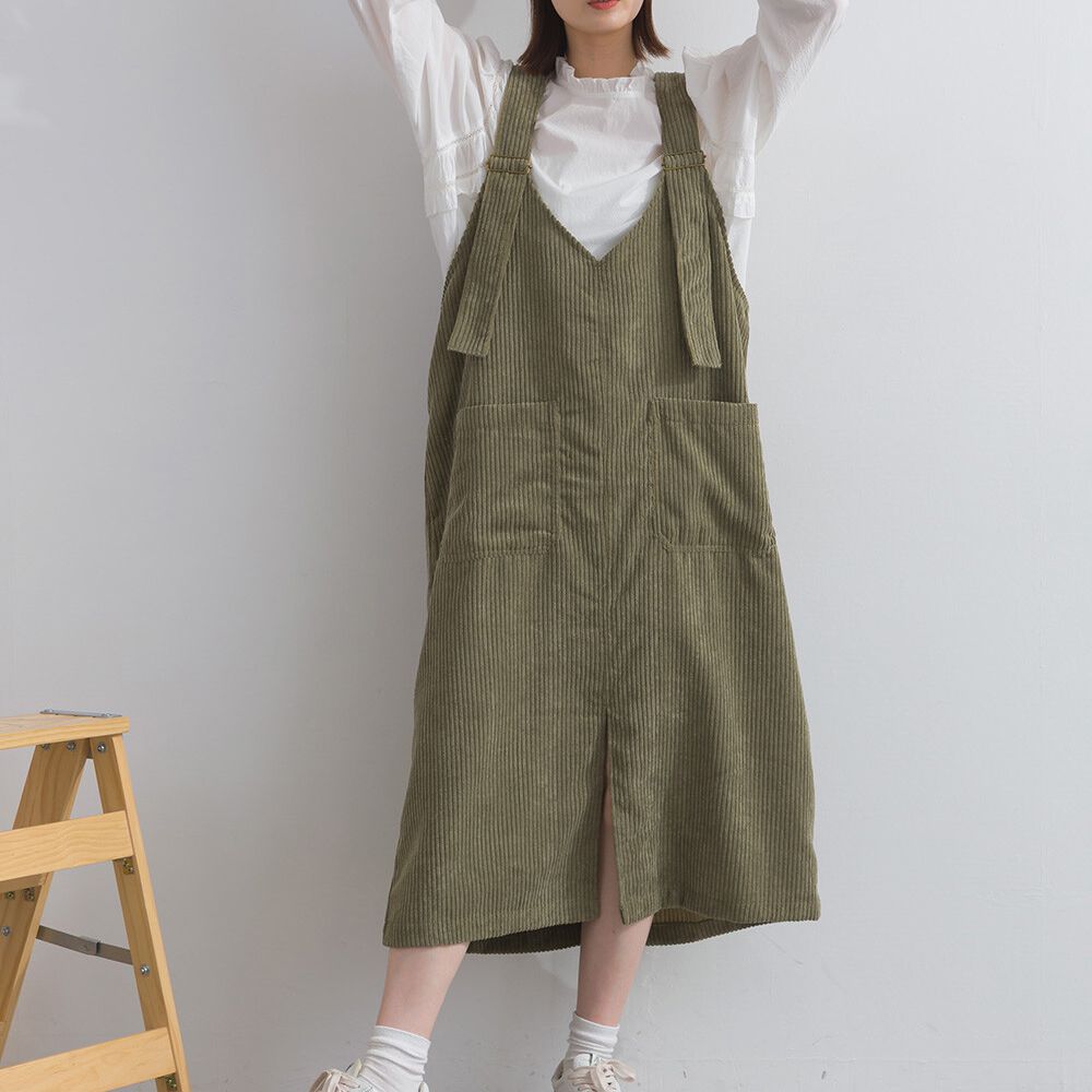 可愛厚實燈芯絨開叉吊帶裙-軍綠