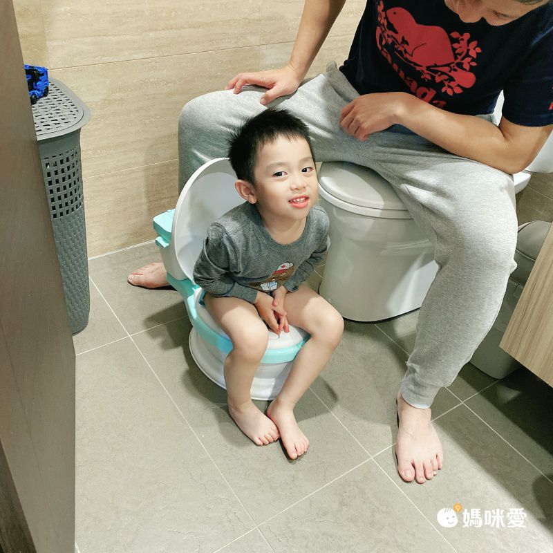 軟坐墊學習馬桶【韓國 THE MOTHER】舒適親膚戒尿布！
