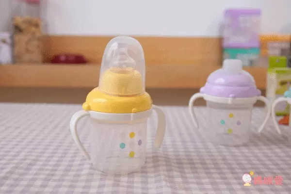 Combi 喝水訓練杯