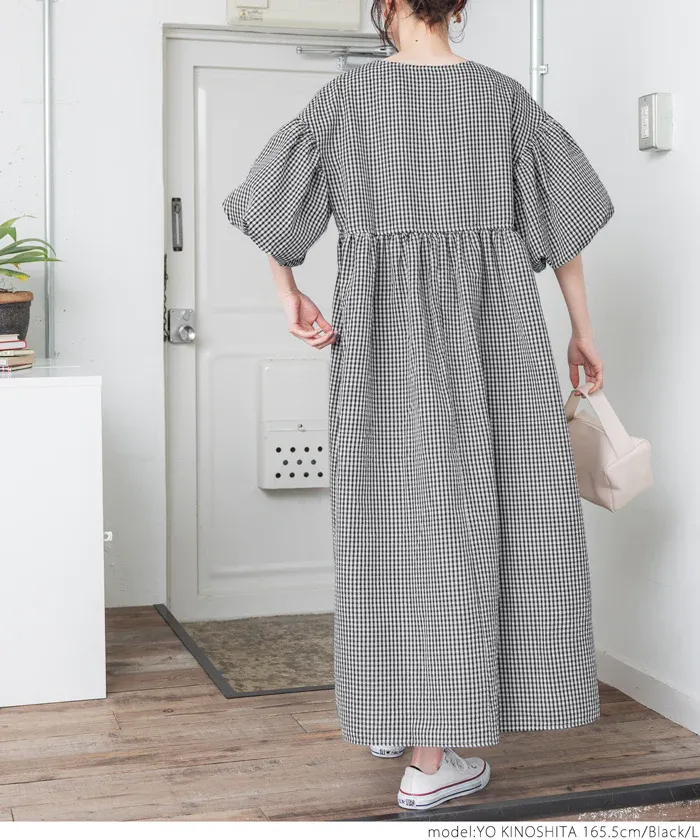日本 COCA - V領收腰五分泡泡袖洋裝-格紋-黑