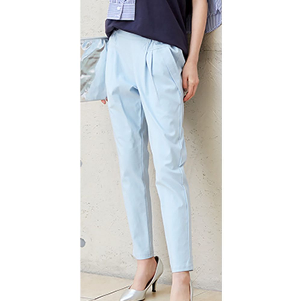日本女裝代購 - 舒適修身彈性 打褶小尻美腿褲-水藍