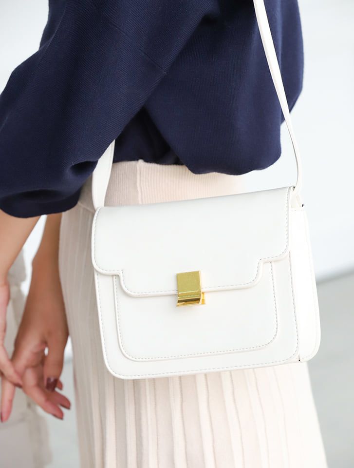 日本 fifth - 柔軟質感船型領針織上衣-深藍