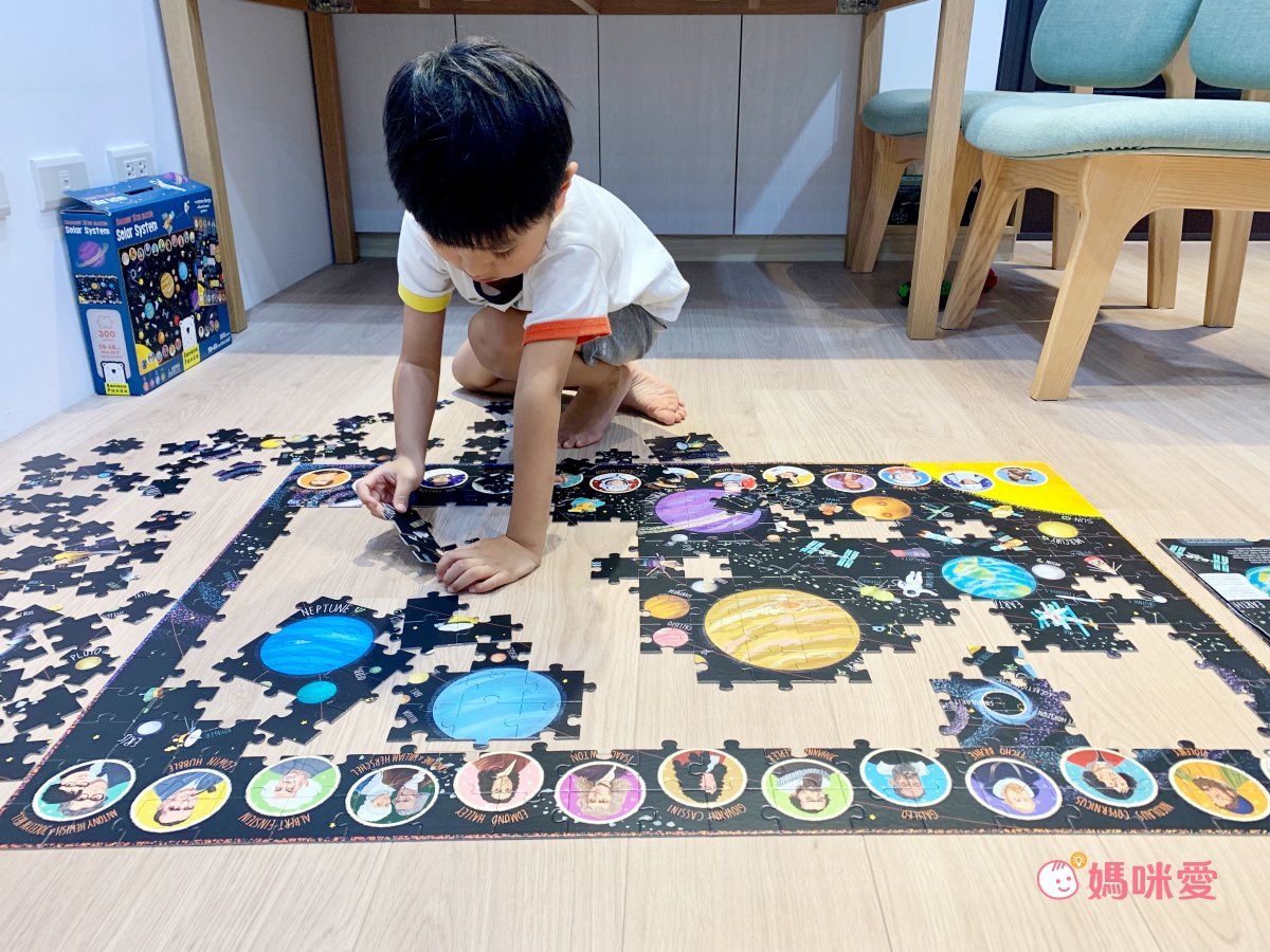 Banana Panda - 真正超大地板拼圖-宇宙探險300片+中英文科普海報