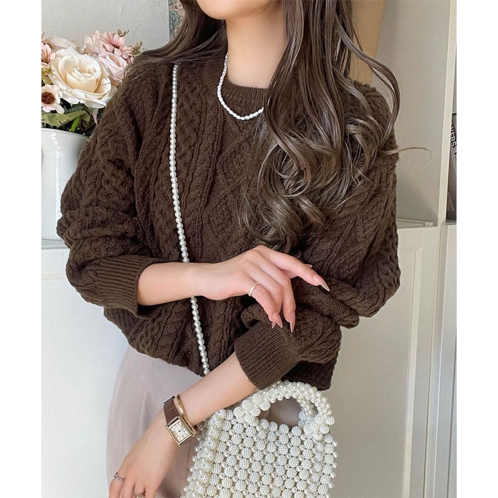 經典圓領麻花編織素面毛衣-咖啡