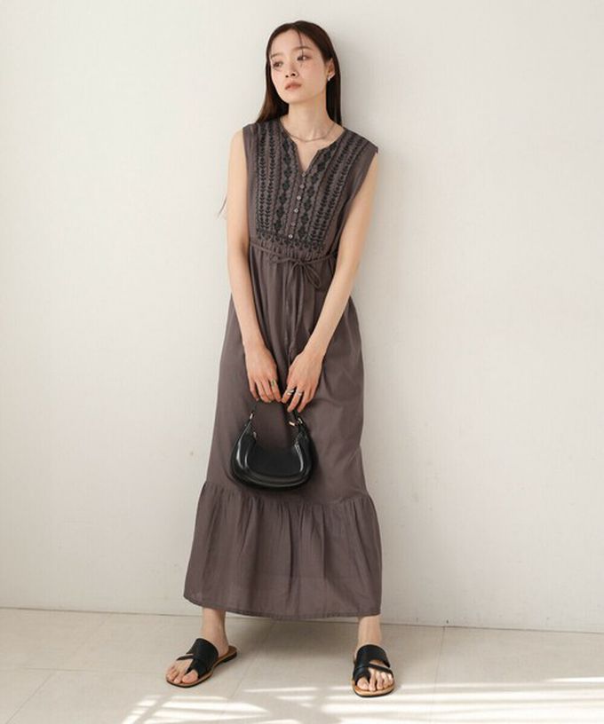 日本 Bab - 100%印度棉刺繡腰綁帶無袖洋裝-象牙