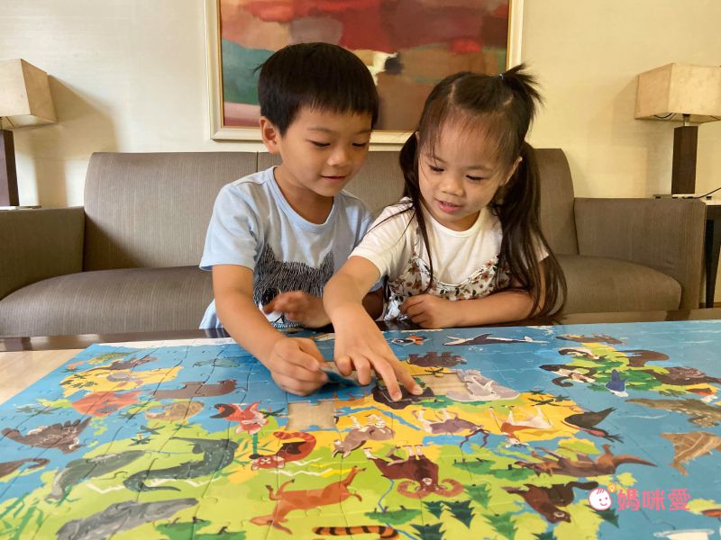 探索世界第一步【法國Janod】世界恐龍拼圖＆學習桌遊