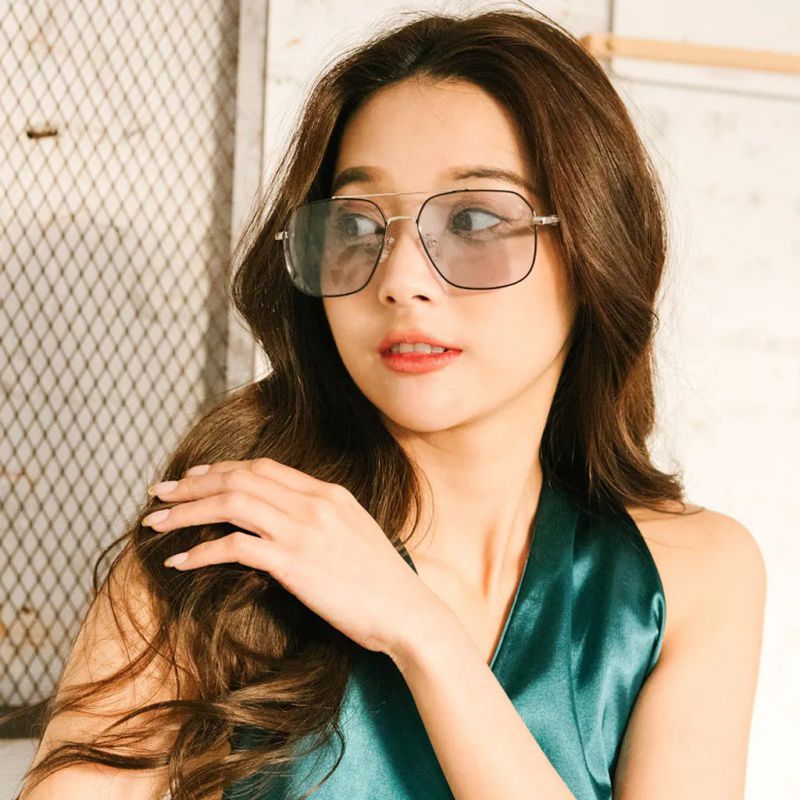 ALEGANT - 極簡俐落多瑙藍飛官款方框感光變色寶麗來偏光太陽眼鏡│UV400太陽眼鏡全天候適用