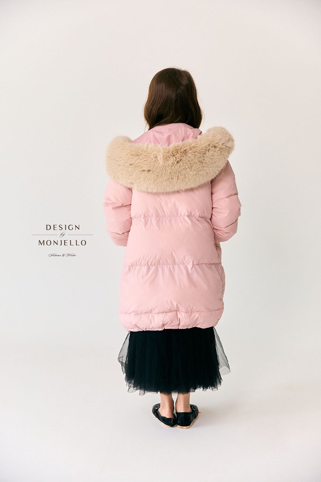 韓國 MONJELLO - (100%鴨絨)雪國來的長版羽絨外套-黑