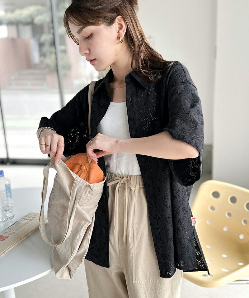 日本 Classical Elf - 浪漫花朵蕾絲翻領短袖襯衫-淺米杏