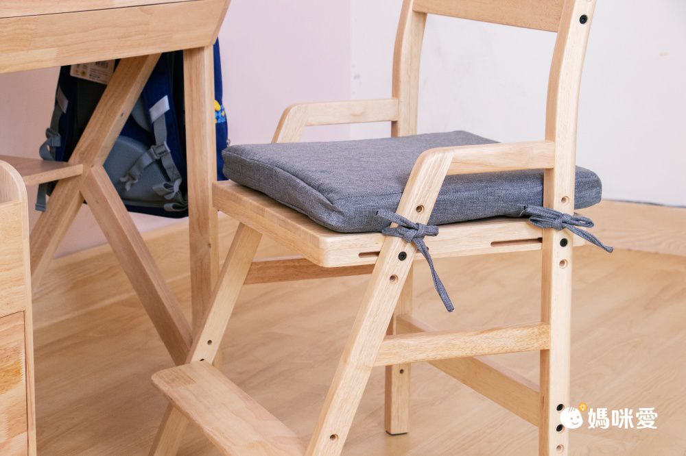 環安傢俱 - 【好好學】成長桌椅組-旗艦組(到府組裝)-(含學習桌+學習椅+創意組合架+書包櫃+側邊延伸櫃，送69*40cm霧透桌墊)-DC-402