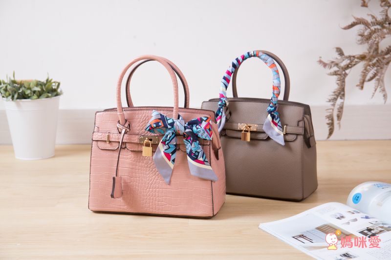 ★ 日本空運金釦絲巾包 #全團免運 ★