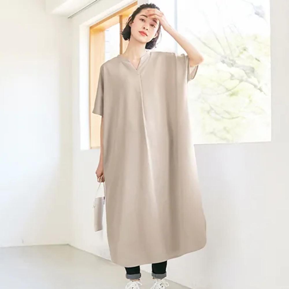 日本 BELLUNA - 防曬涼感 舒適小V領休閒短袖洋裝-氣質米