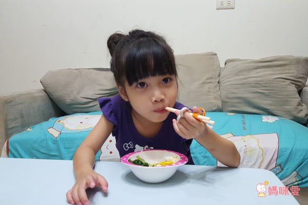 日本 Combi - 三階段彈力學習筷-左手-橘-＋贈學習筷環保收納袋