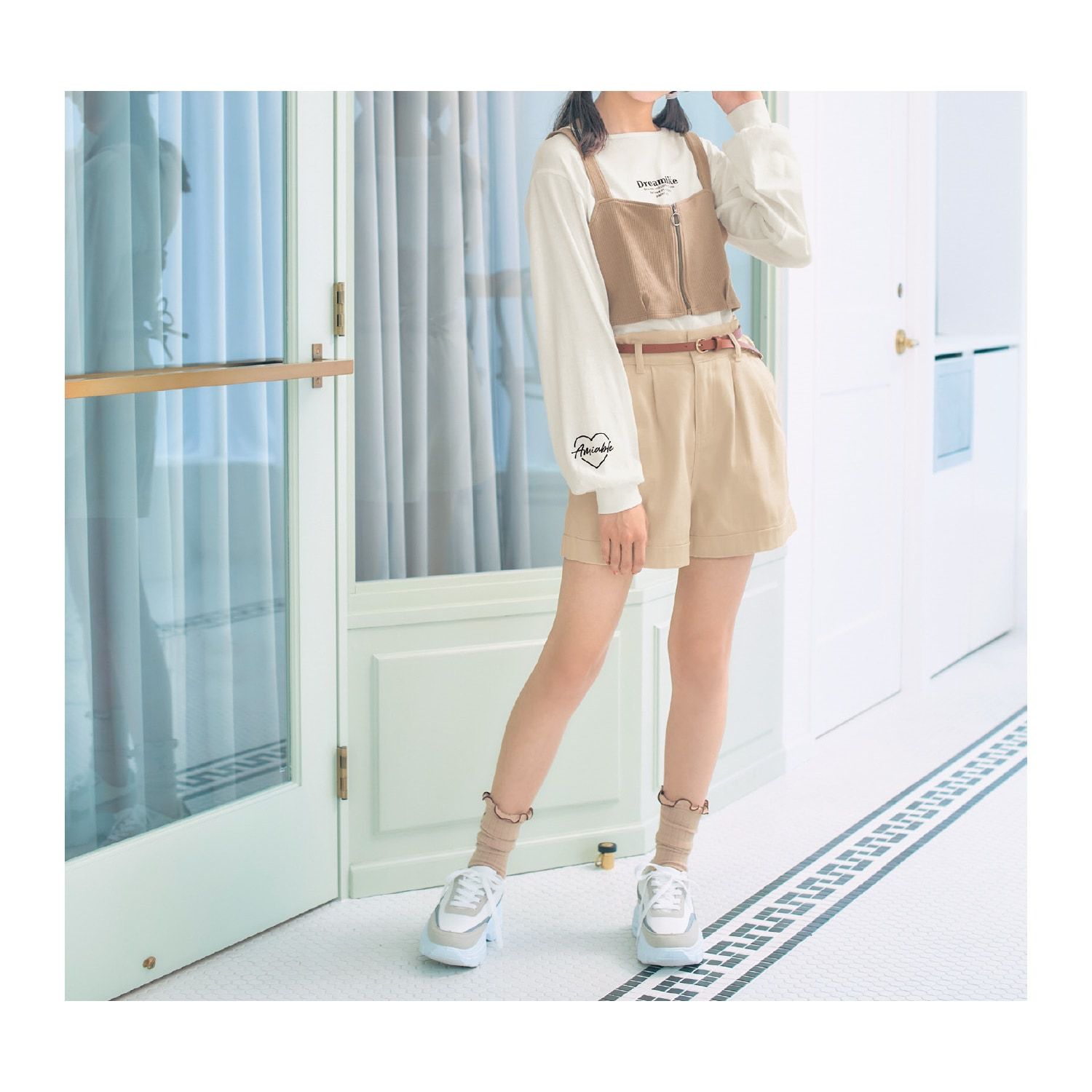 日本 Papel lapiz - 附皮帶腰荷葉邊休閒短褲(腰圍可調)-象牙米