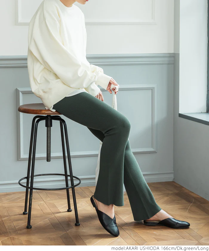 日本 COCA - 修長美腿羅紋微喇叭長褲-深綠