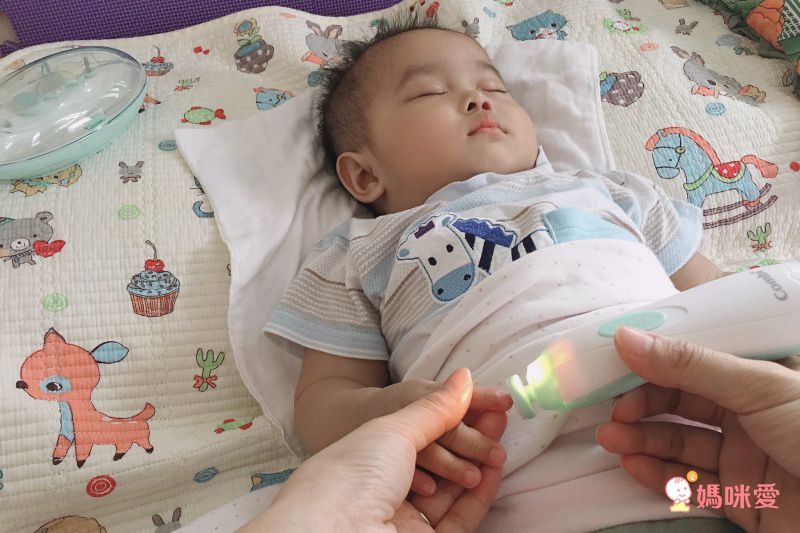 【日本 Combi】濕紙巾、親子電動磨甲機、髮剪組