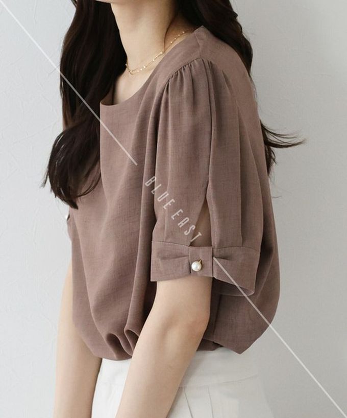 日本 BLUE EAST - 珍珠袖扣亞麻感氣質短袖上衣-白 (M)