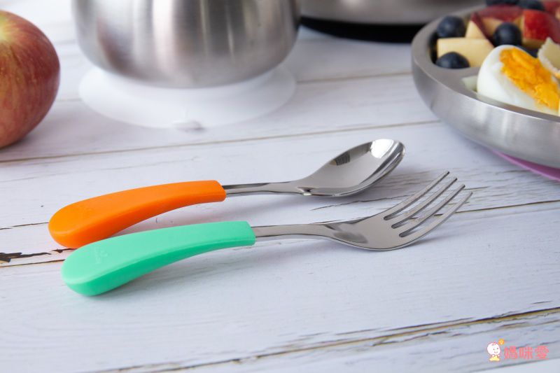 用到小學沒問題【Avanchy】分隔吸盤餐盤，自主吃飯首選