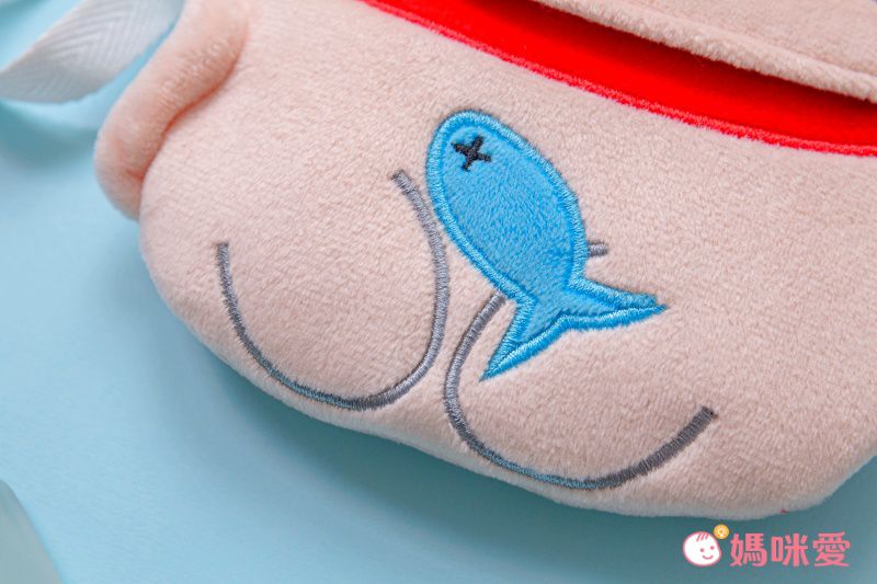 日本涼感雜貨 - 背巾/推車墊 (附保溫保冷劑/可當小背包)-企鵝-灰領巾 (約(15~22)x(18~24)cm)