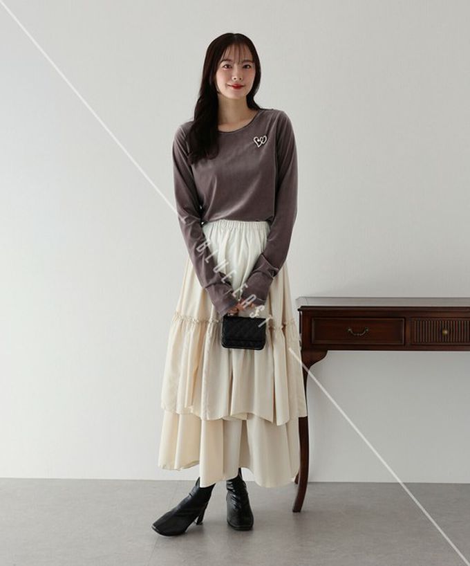 日本 BLUE EAST - 透明感光澤絨面船領長袖上衣-(指孔設計)-米白