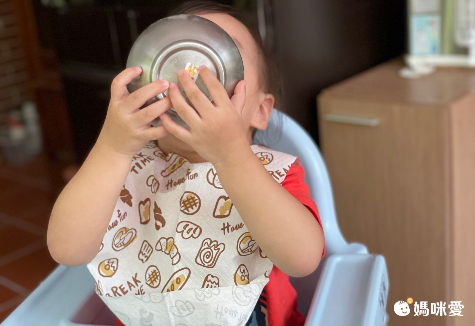 akachan honpo - 拋棄式嬰幼兒圍兜25片入-麵包-34×23cm