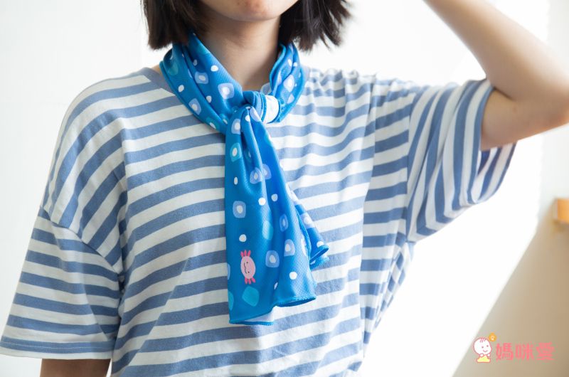 日本弘雅堂 - 抗UV水涼感巾(清新香味)-薄荷味-深藍北極熊 (M(30x100cm))