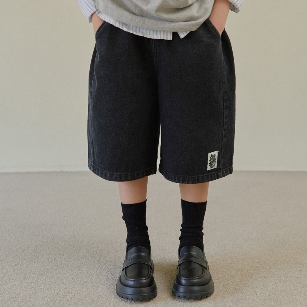 HIKIKI 鬆緊腰極簡百慕達過膝褲-黑