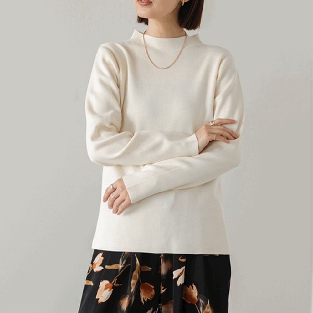 俐落感簡潔小立領針織上衣-白