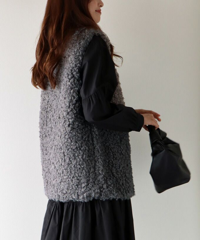 日本 BLUE EAST - 時尚毛絨開襟背心-白