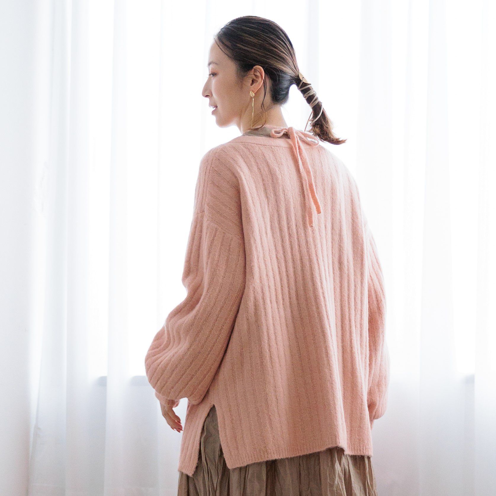 日本 ihuu - 特色綁帶V領針織毛衣-淺灰