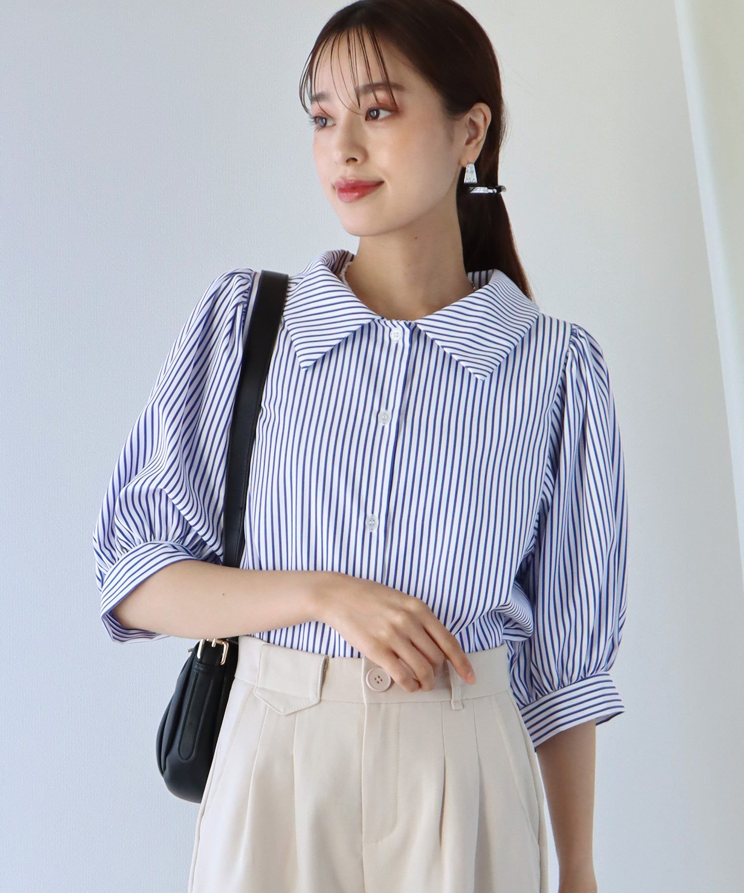 日本 BLUE EAST - 百搭翻領澎澎袖襯衫-直條紋-水藍