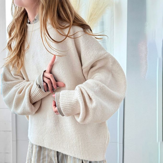 日本 Classical Elf - 溫柔圓領寬版純色針織毛衣-白