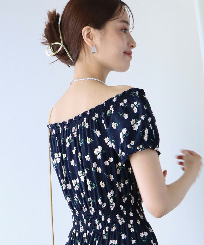 日本 BLUE EAST - 絕美平口縮腰泡泡袖洋裝-碎花-藍