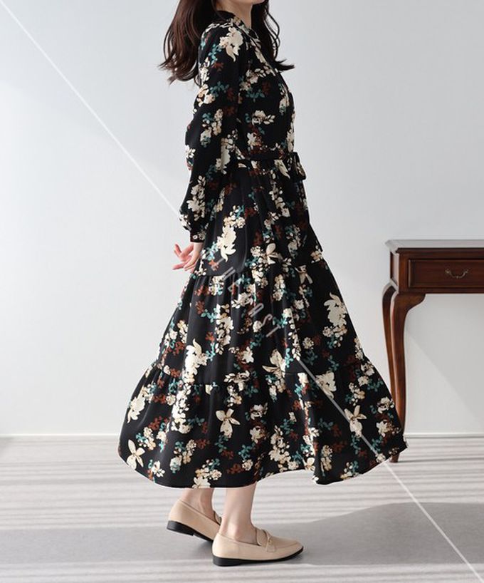 日本 BLUE EAST - [人氣款]簡約抽繩收腰長袖洋裝-溫柔花卉-米杏