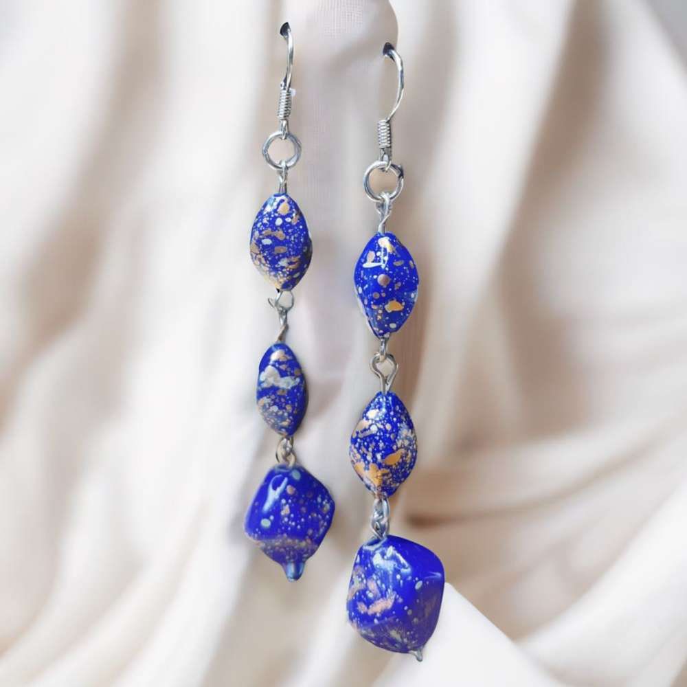 寶藍色不規則潑墨碎石垂墜式耳飾耳針耳環 (黑)