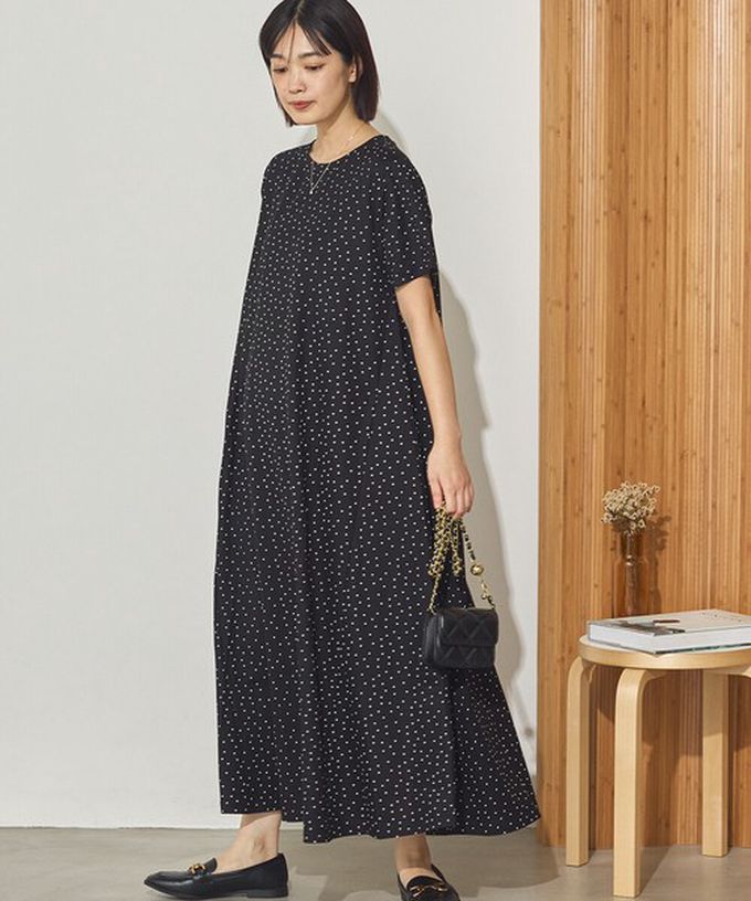 日本 Sans Souci 34+ - 接觸涼感 嫘縈傘擺素色短袖洋裝-淺灰棕