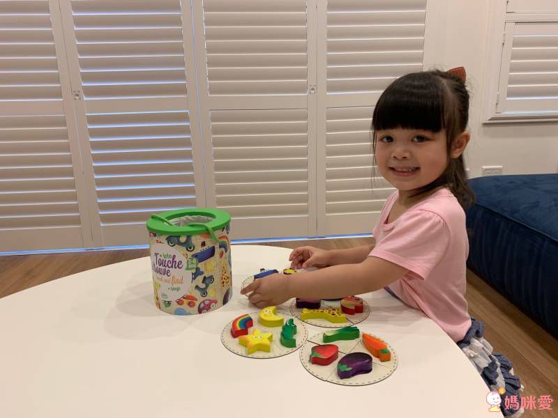 法國 Vilac 超質感玩具系列♔ 手提攜帶家家酒～帶出門詢問度超高★觸覺啟發桌遊～啟發幼兒大腦！