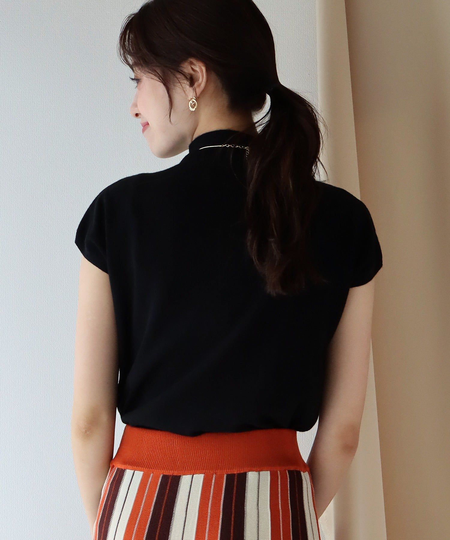 日本 BLUE EAST - 小立領法式袖薄針織上衣-橄欖綠