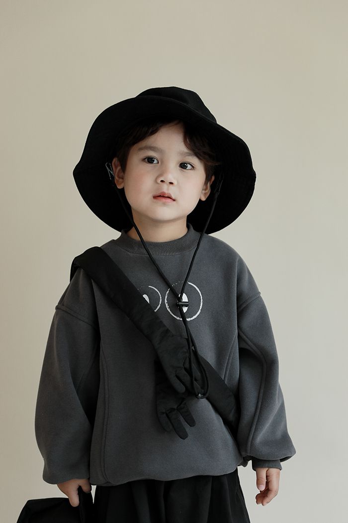 TONGMO - (加絨)圓領長袖上衣/大學T-大眼睛-黑色