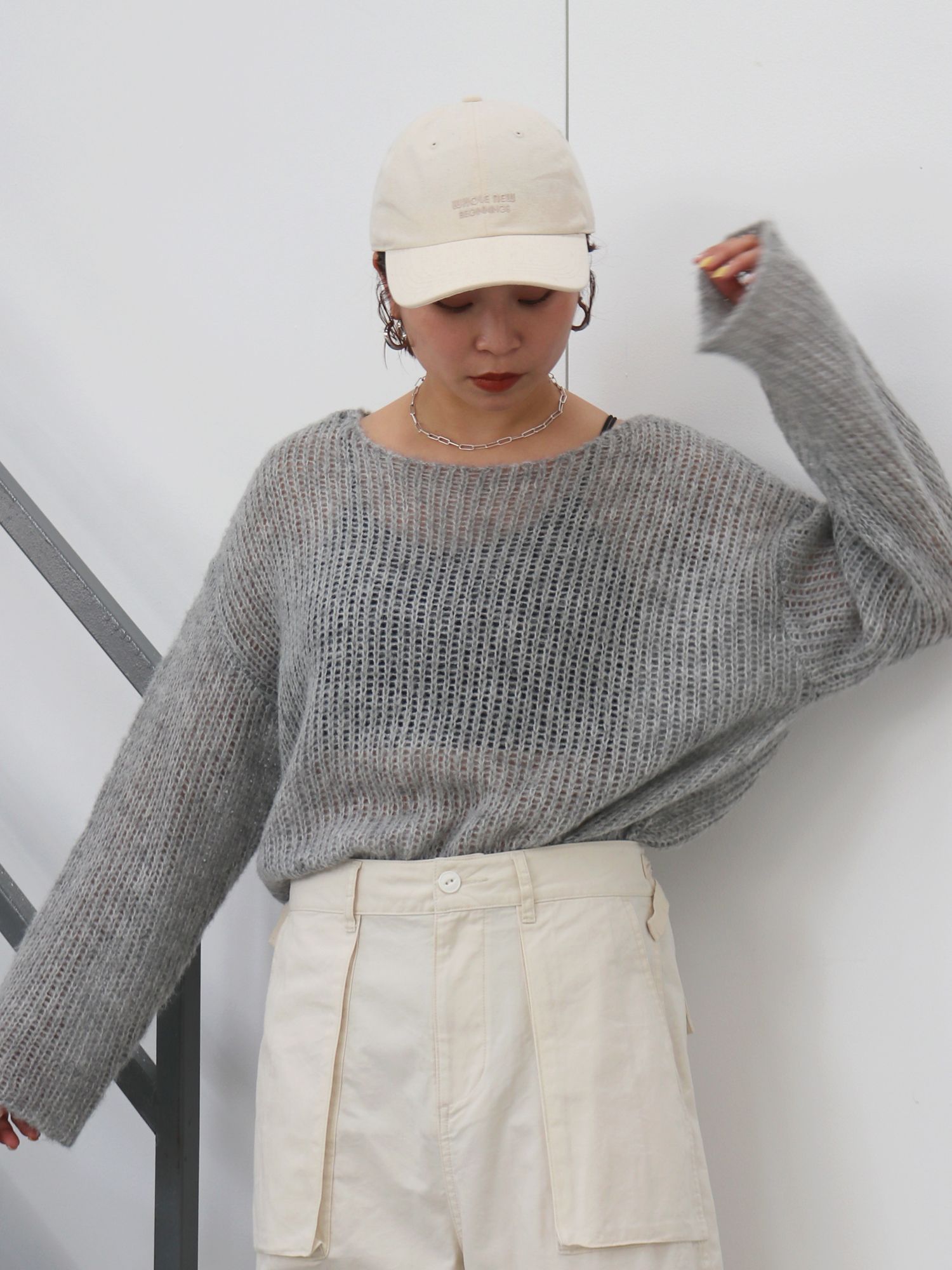 日本 Ungrid - 質感鉤針落肩針織上衣-淺灰 (F)
