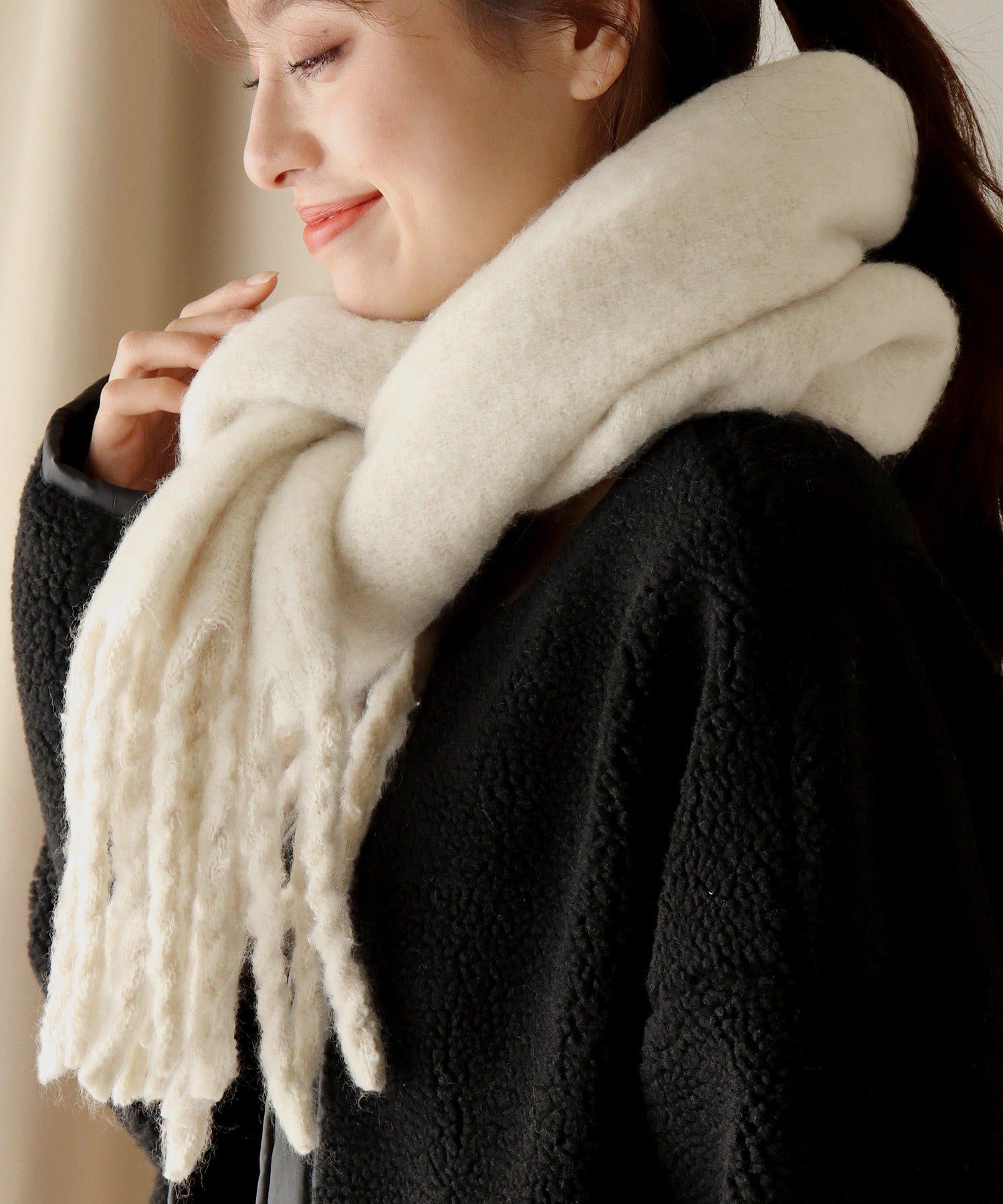 日本 BLUE EAST - 厚流蘇蓬鬆感柔軟圍巾-象牙白