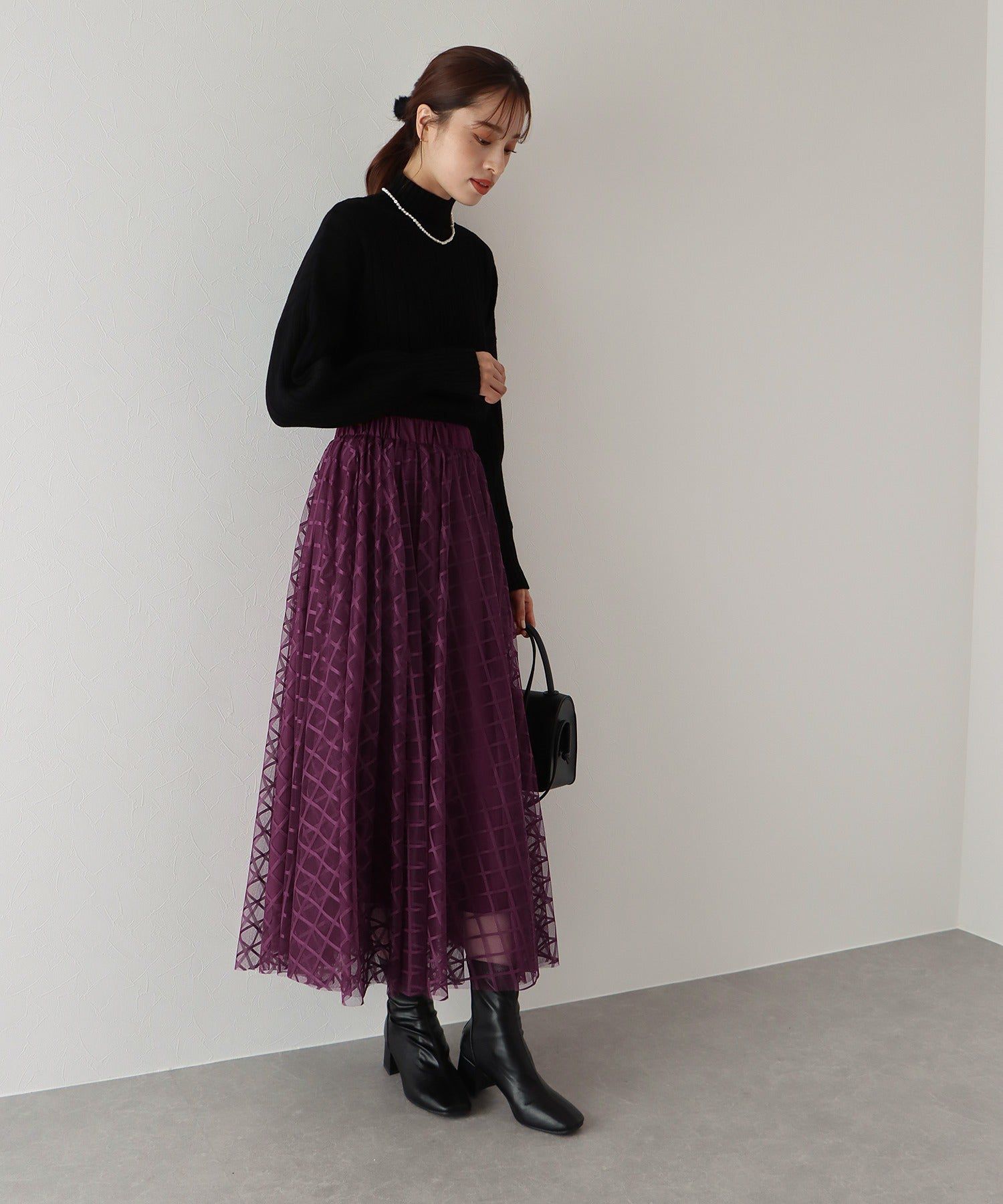 日本 BLUE EAST - 優雅格紋修身紗裙-簡約黑