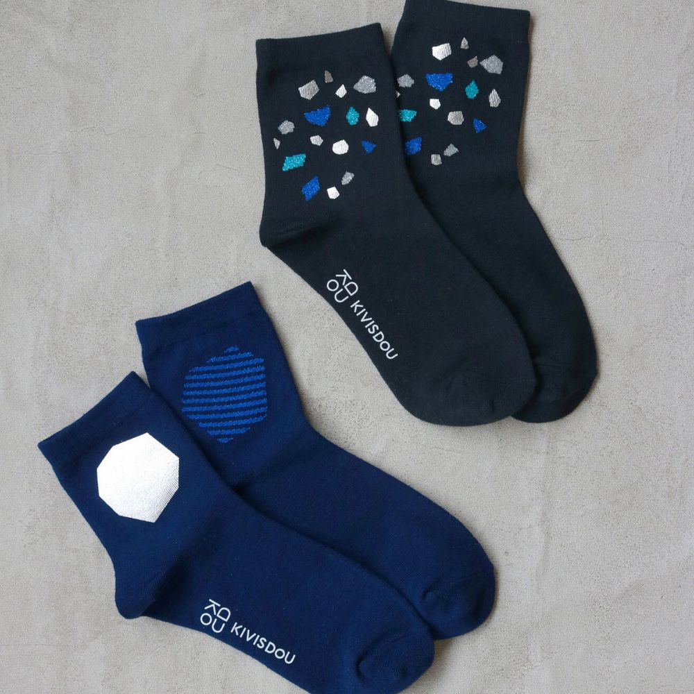 日本 KIVISDOU - (媽媽)中筒襪-超值兩雙組-仿金箔幾何圖形-A(黑x深藍) (22.5-24.5cm)