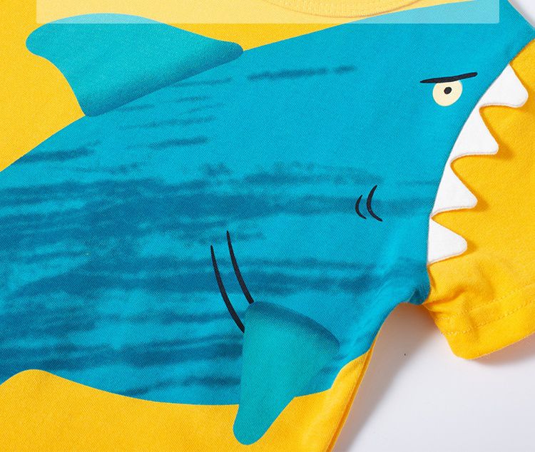 BE TOP - 純棉立體短袖上衣-塗鴉鯊魚-黃色