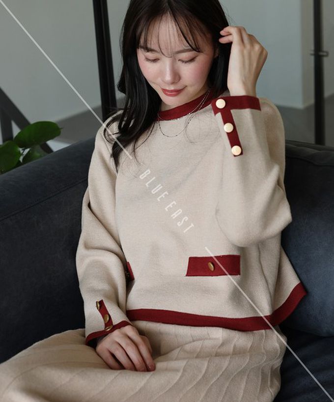 日本 BLUE EAST - 金釦滾邊針織上衣+優雅百摺長裙(2件組)-米x酒紅