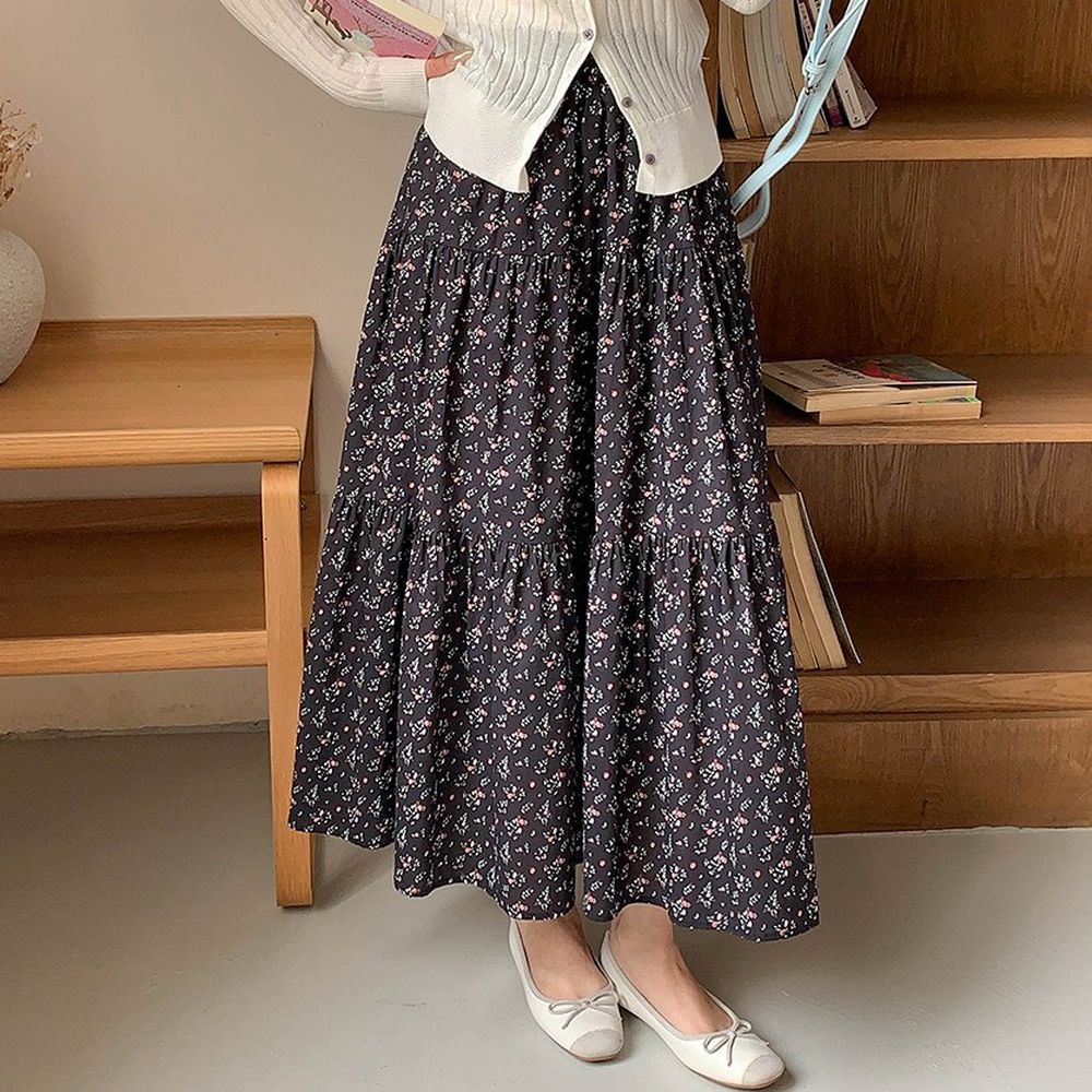 顯瘦A字碎花印蛋糕長裙-黑 (F)