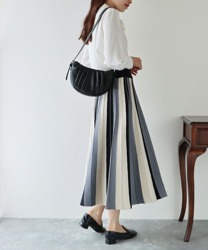 日本 BLUE EAST - [店員推薦] 撞色修身針織長裙-水藍x米杏